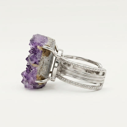 Editorial close view associated with Amethyst Horizon.